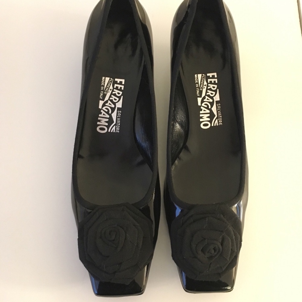 Ferregamo pumps heels square toe